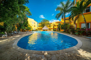 2 BR Condo for 8 Guests - Only 5 Min Walk to Beach - At Playacar, Chac Ha Condos